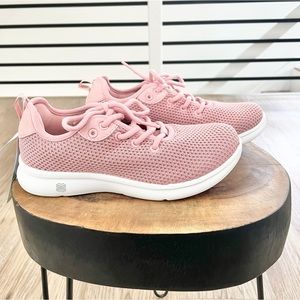 NWT 6 10 11 pastel pink and white athletic mesh comfortable sneakers